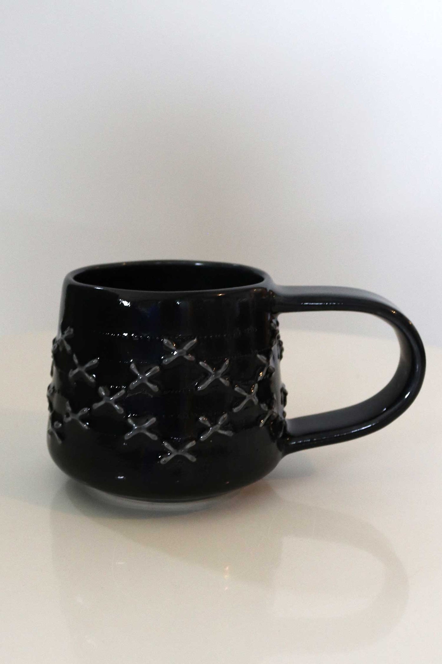 PĀTIKI MUG BLACK