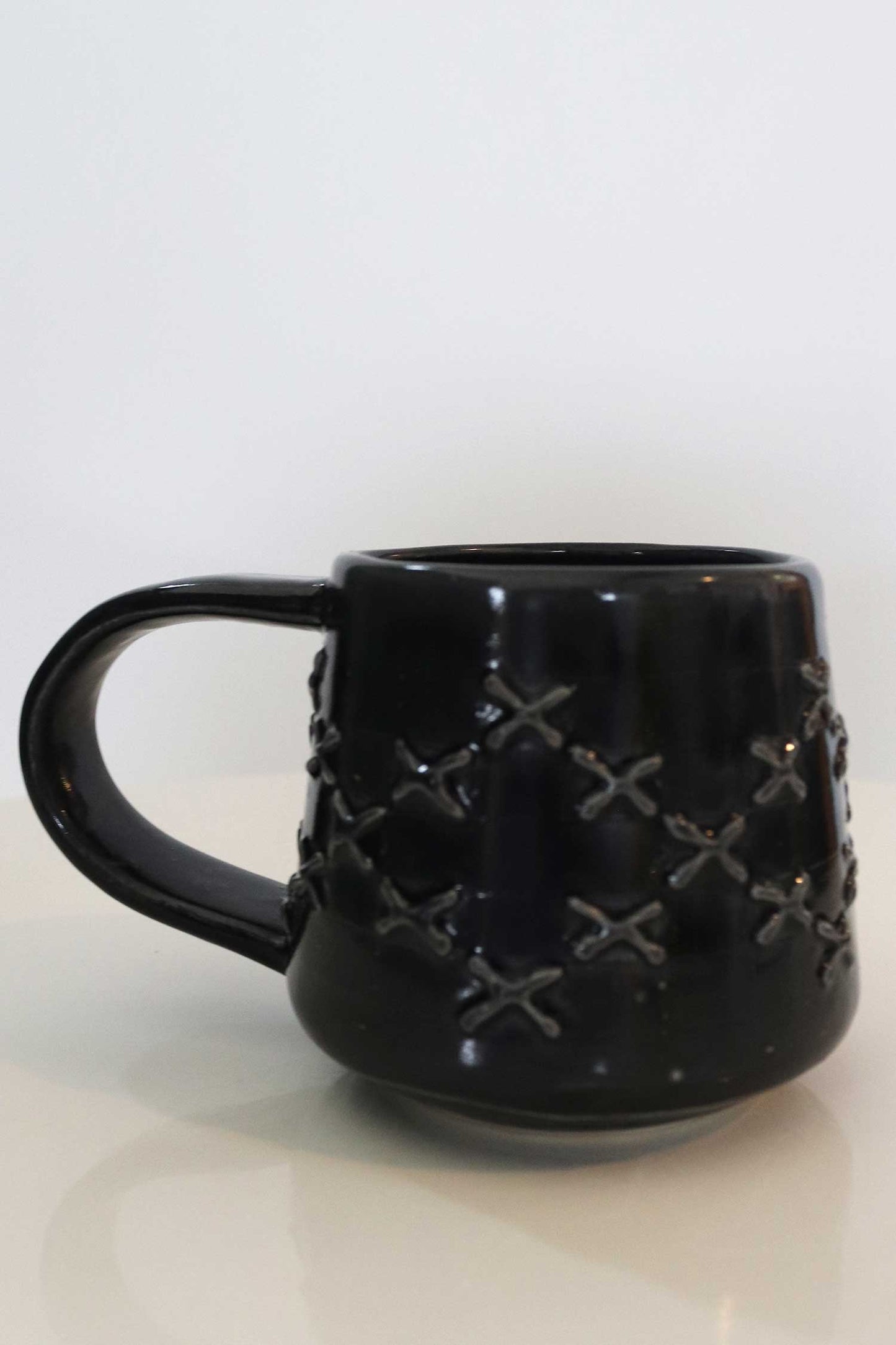 PĀTIKI MUG BLACK