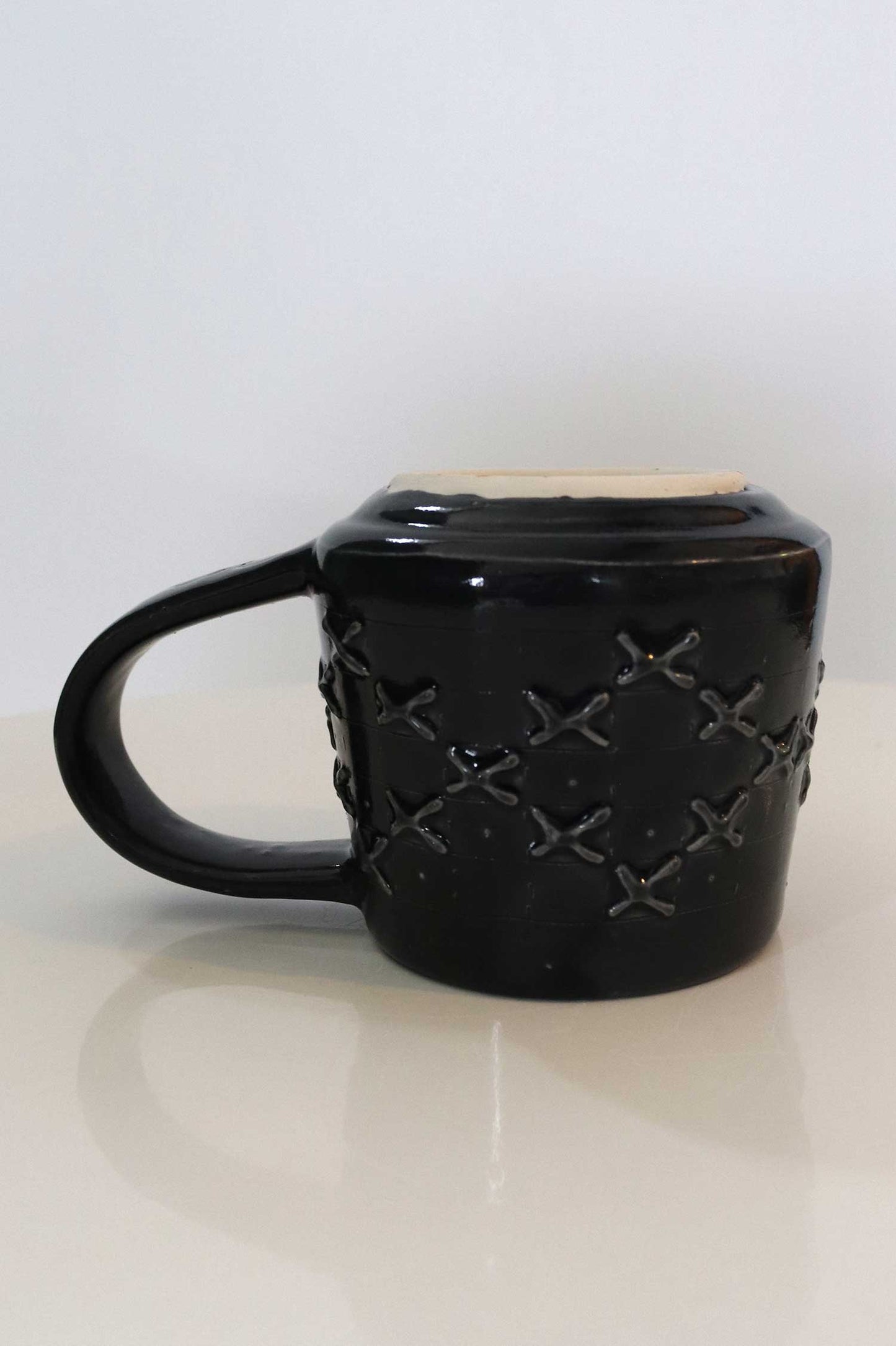 PĀTIKI MUG BLACK